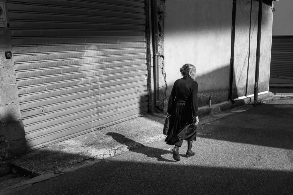 Street photography — photograph by Eolo Perfido