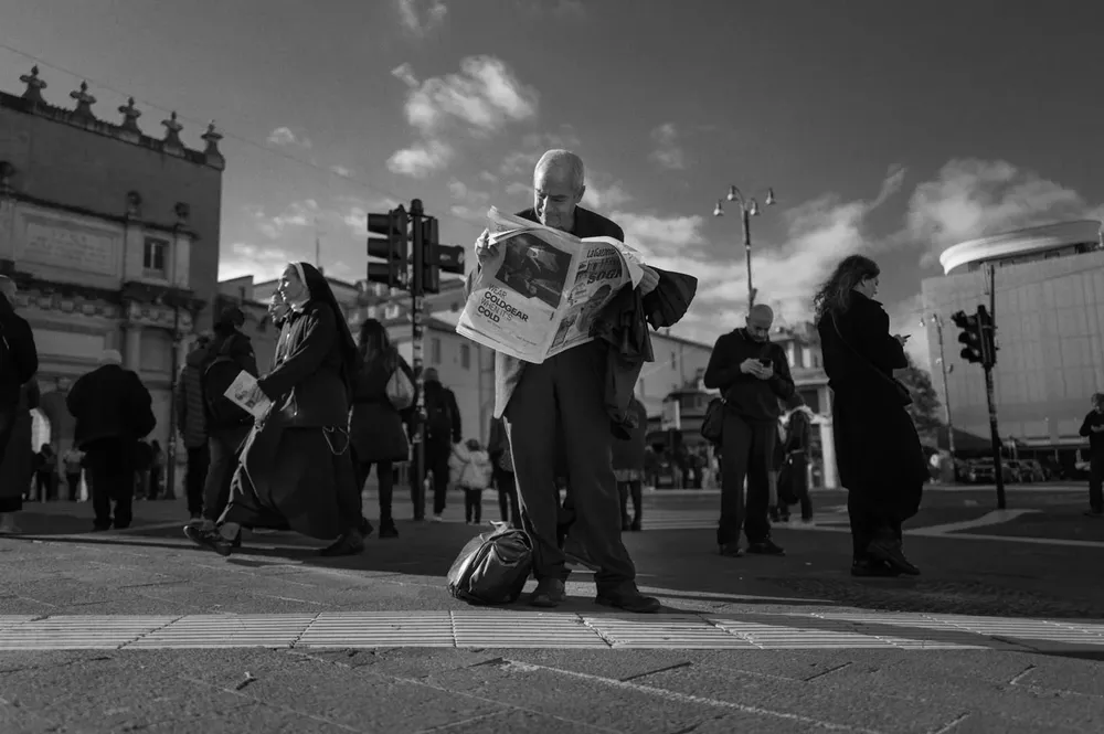 Street photography — photograph by Eolo Perfido