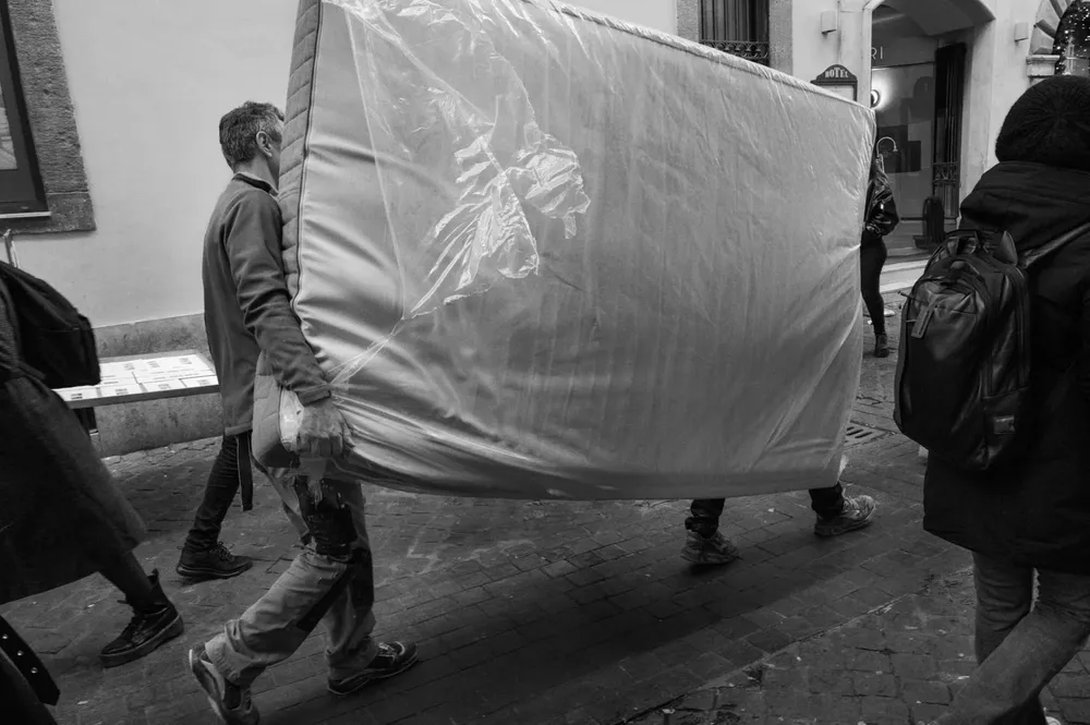 Street photography — photograph by Eolo Perfido