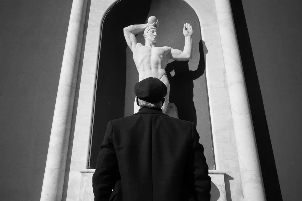 Street photography — photograph by Eolo Perfido