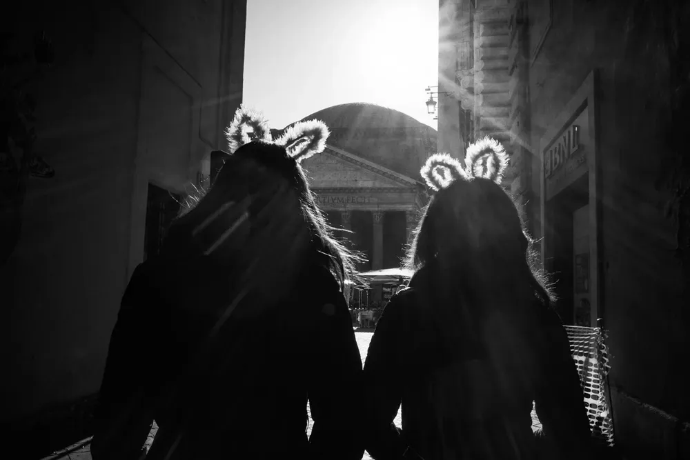 Street photography — photograph by Eolo Perfido