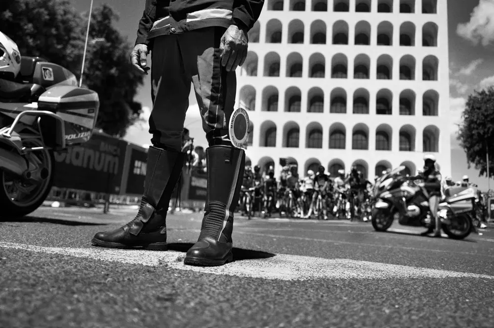 Police calendar 2025 — photograph by Eolo Perfido