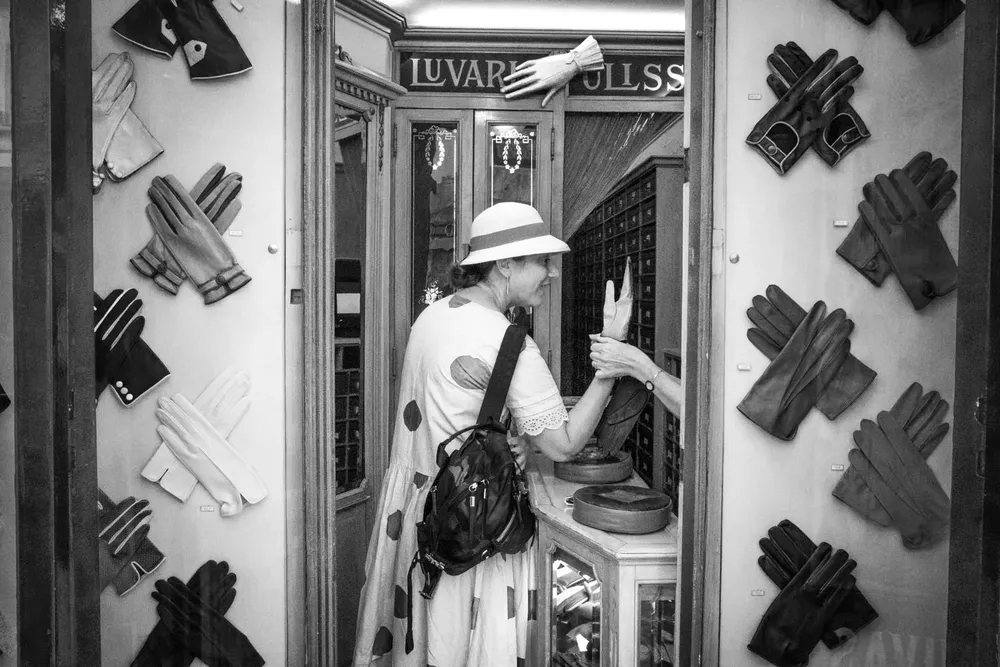 Street photography — photograph by Eolo Perfido