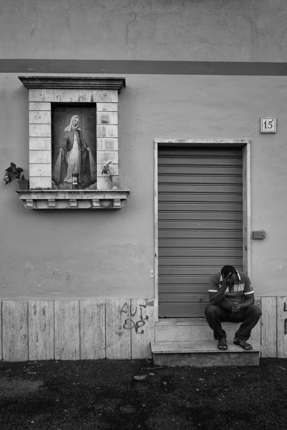 Street photography — photograph by Eolo Perfido
