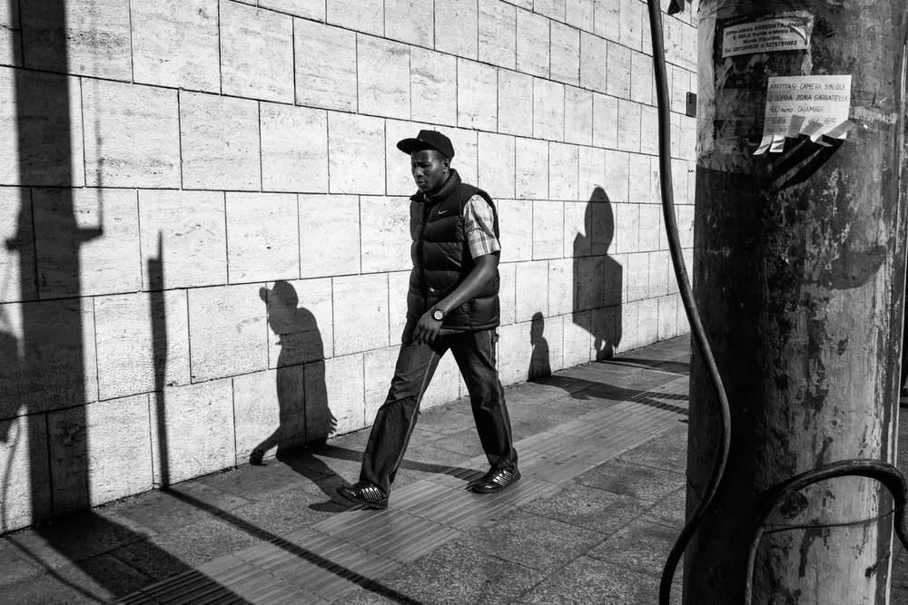 Street photography — photograph by Eolo Perfido
