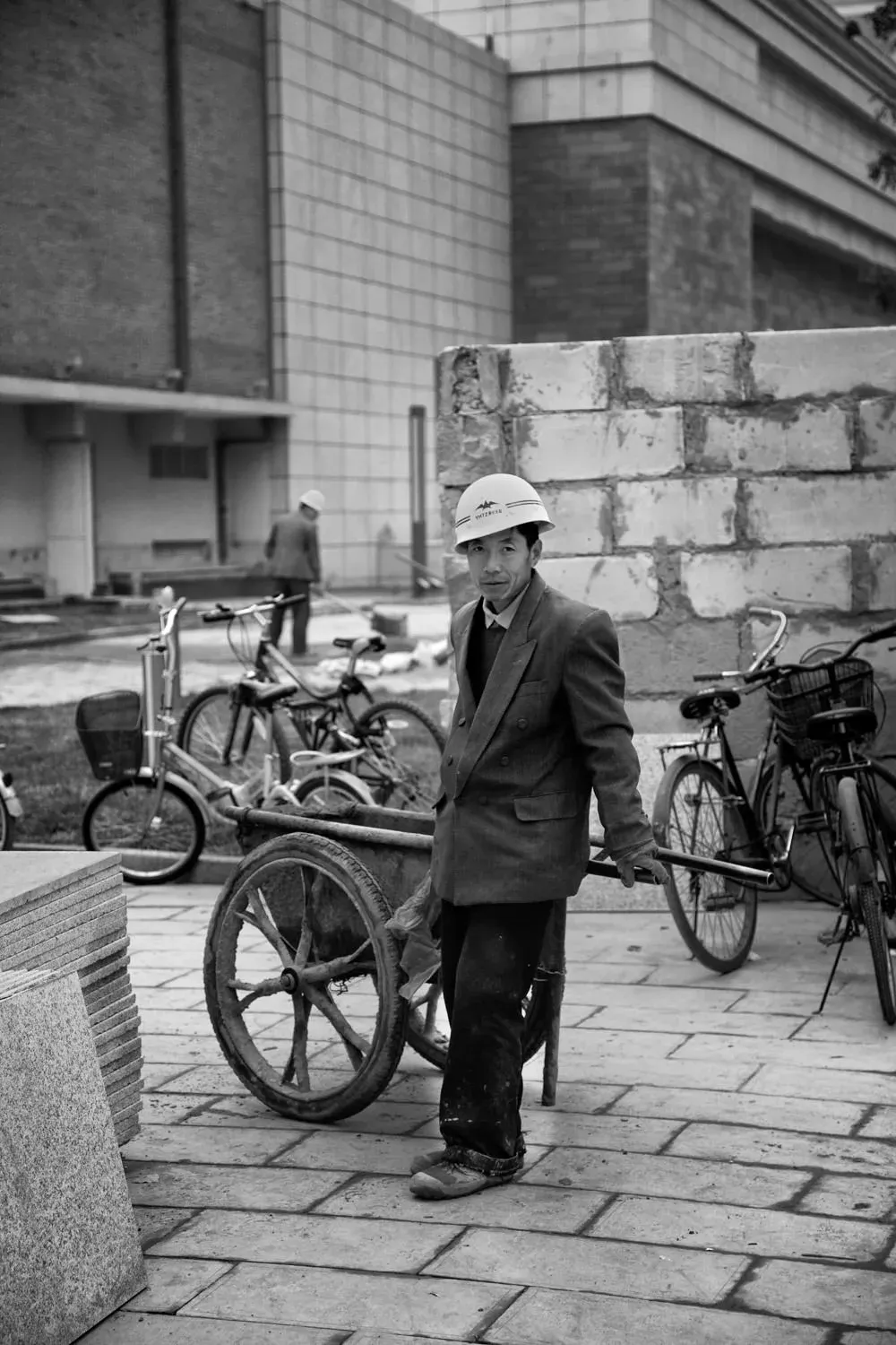 Street portraits — photograph by Eolo Perfido