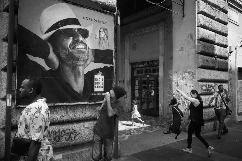 Street photography — photograph by Eolo Perfido