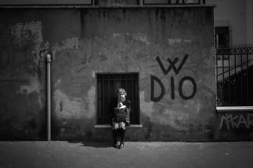 Street photography — photograph by Eolo Perfido