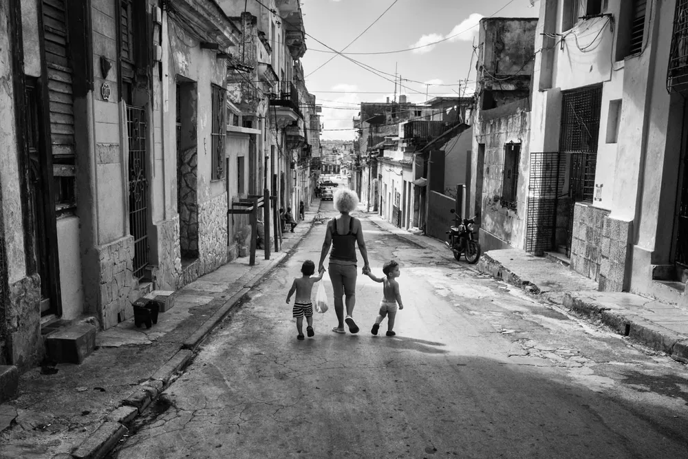Street photography — photograph by Eolo Perfido