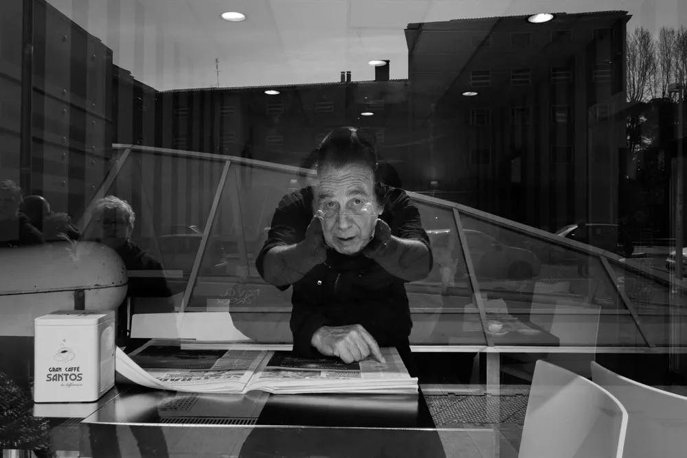 Street photography — photograph by Eolo Perfido