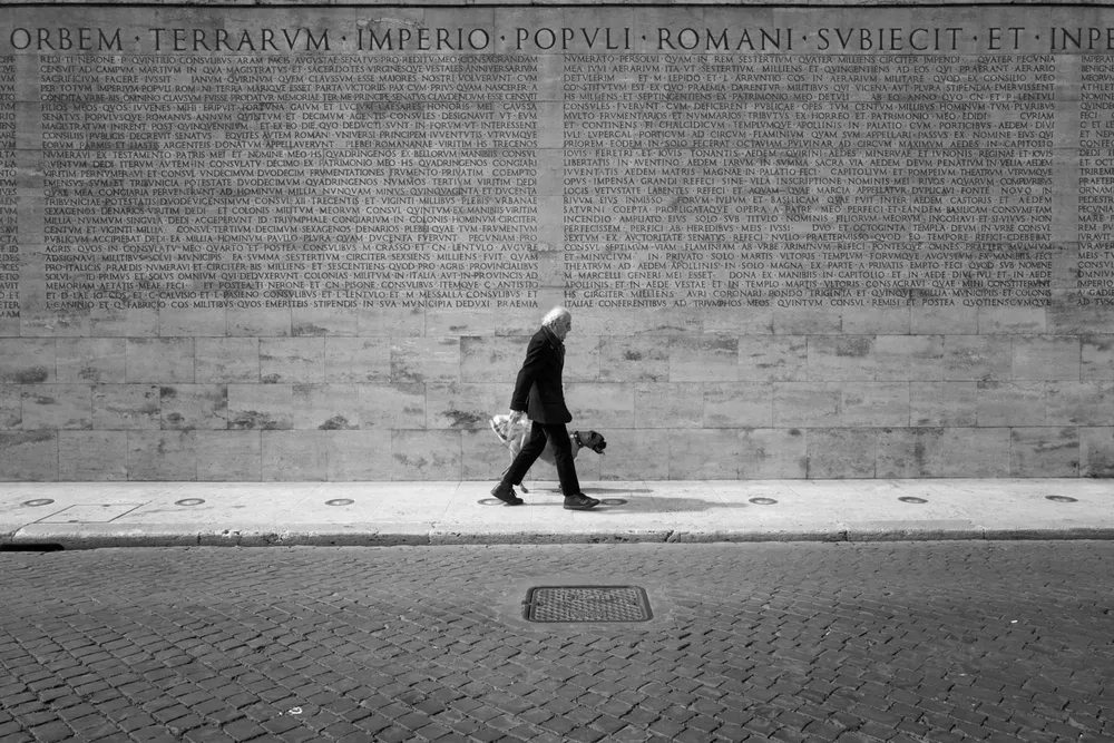 Street photography — photograph by Eolo Perfido