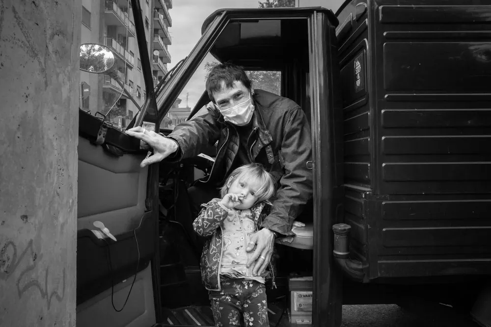 Street portraits — photograph by Eolo Perfido