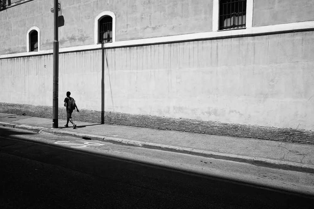 Street photography — photograph by Eolo Perfido